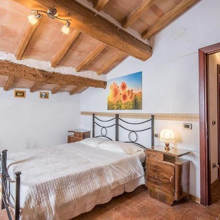 Gorgeous Home In Montalcino With Kitchen Εξωτερικό φωτογραφία