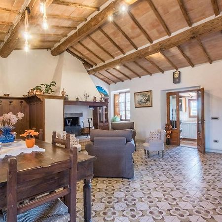 Gorgeous Home In Montalcino With Kitchen Εξωτερικό φωτογραφία