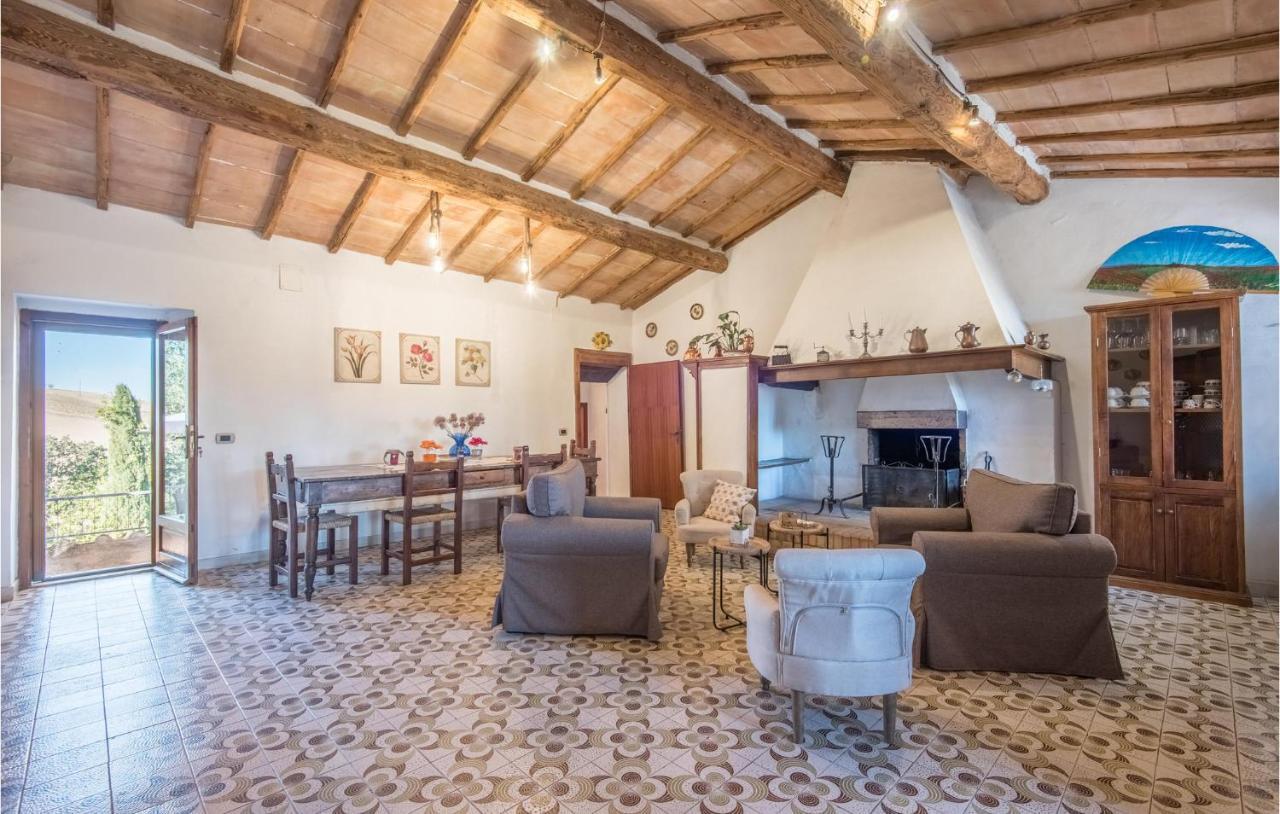 Gorgeous Home In Montalcino With Kitchen Εξωτερικό φωτογραφία